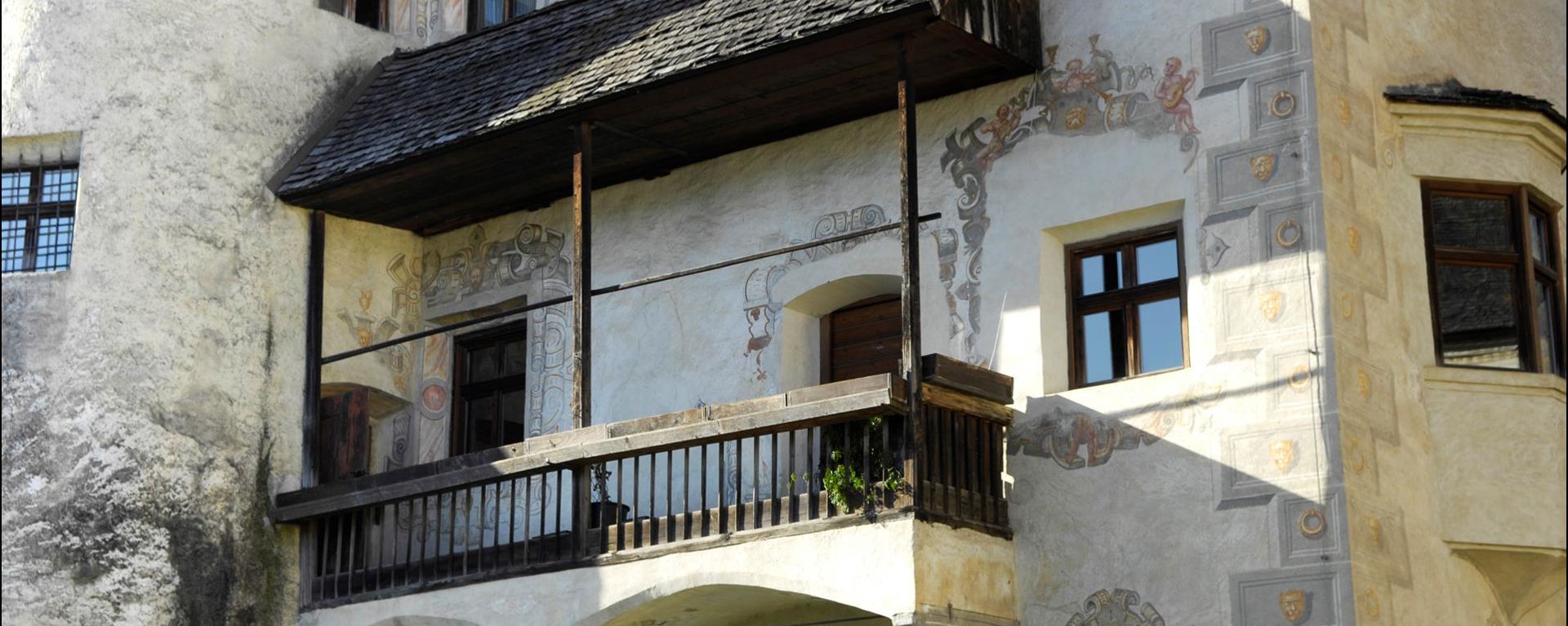 Ein Balkon von Schloss Velthurns
